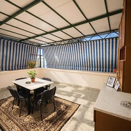 Appartement Cozy With Sunny Terrace Tirana