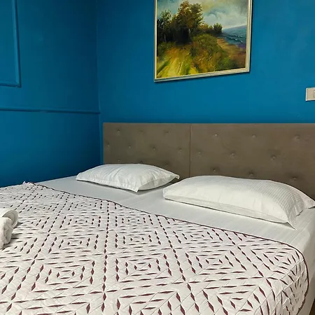 Cozy With Terrace