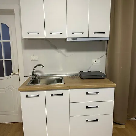 Cozy With Sunny Terrace Apartment