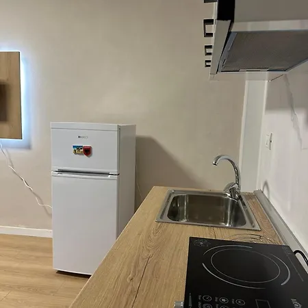 Cozy With Sunny Terrace Apartment Tirana