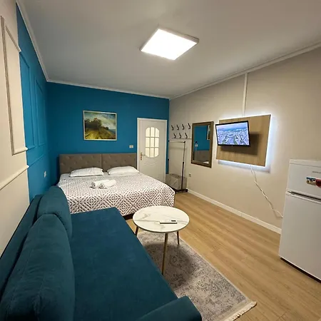 Cozy With Sunny Terrace Apartment