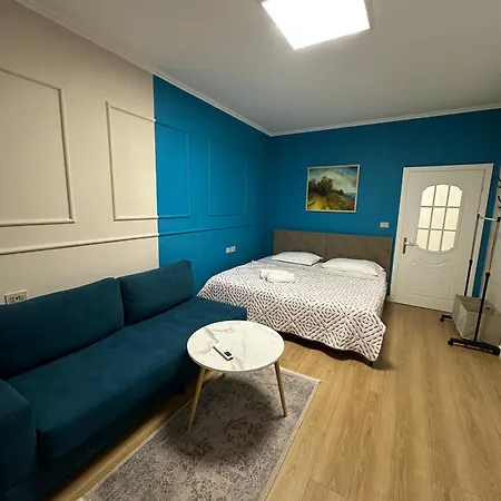 Cozy With Terrace Apartment