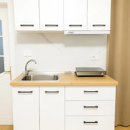 Cozy With Sunny Terrace Apartment Tirana