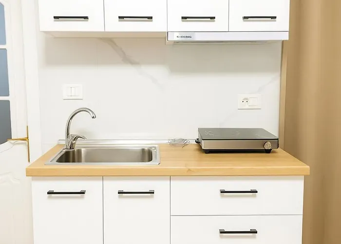 Cozy With Sunny Terrace Apartament Tirana